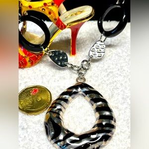 Vintage necklace in hammered black and silver